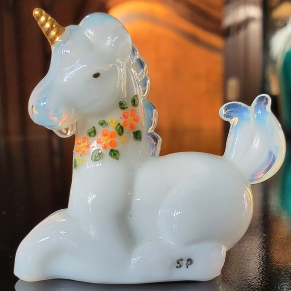Vntg Boyd White Handpainted Slag Glass Little Lucky the Unicorn 🦄 - Picture 7 of 10